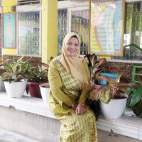 Tutik Hariyanti Dapat Saldo Pulsa Gratis